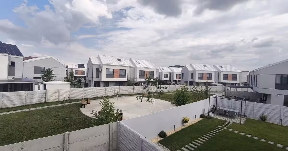 Casă de vânzare cu 4 camere în Bragadiru