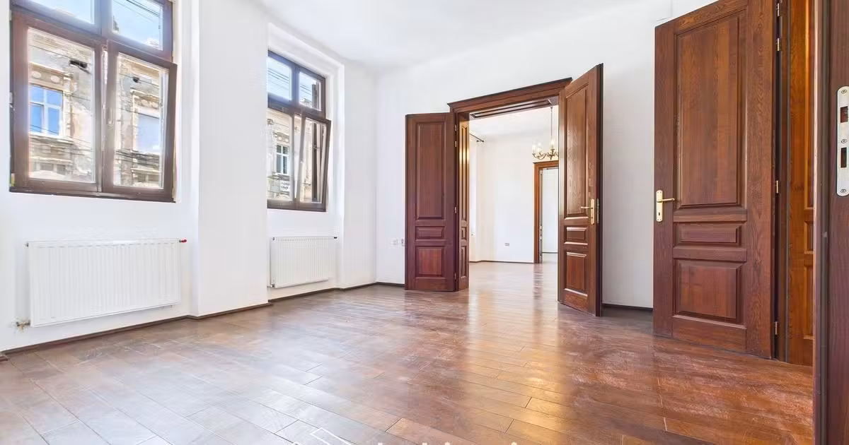 Spațiu comercial de vânzare de 180 mp, în zona Central, Timișoara