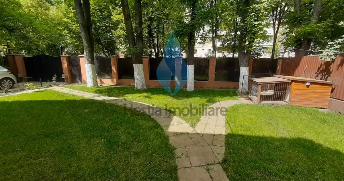 Casă de vânzare cu 5 camere în zona Tătărași, Iași
