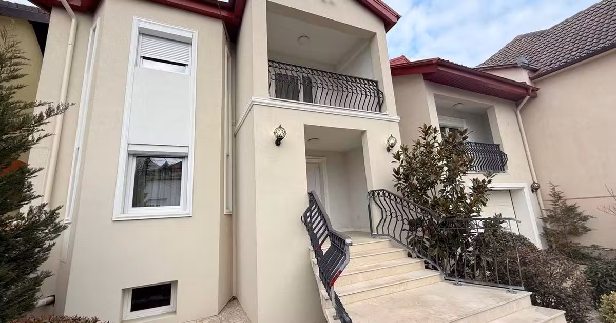 Casă individuală de vânzare cu 8 camere în zona Mehala, Timișoara