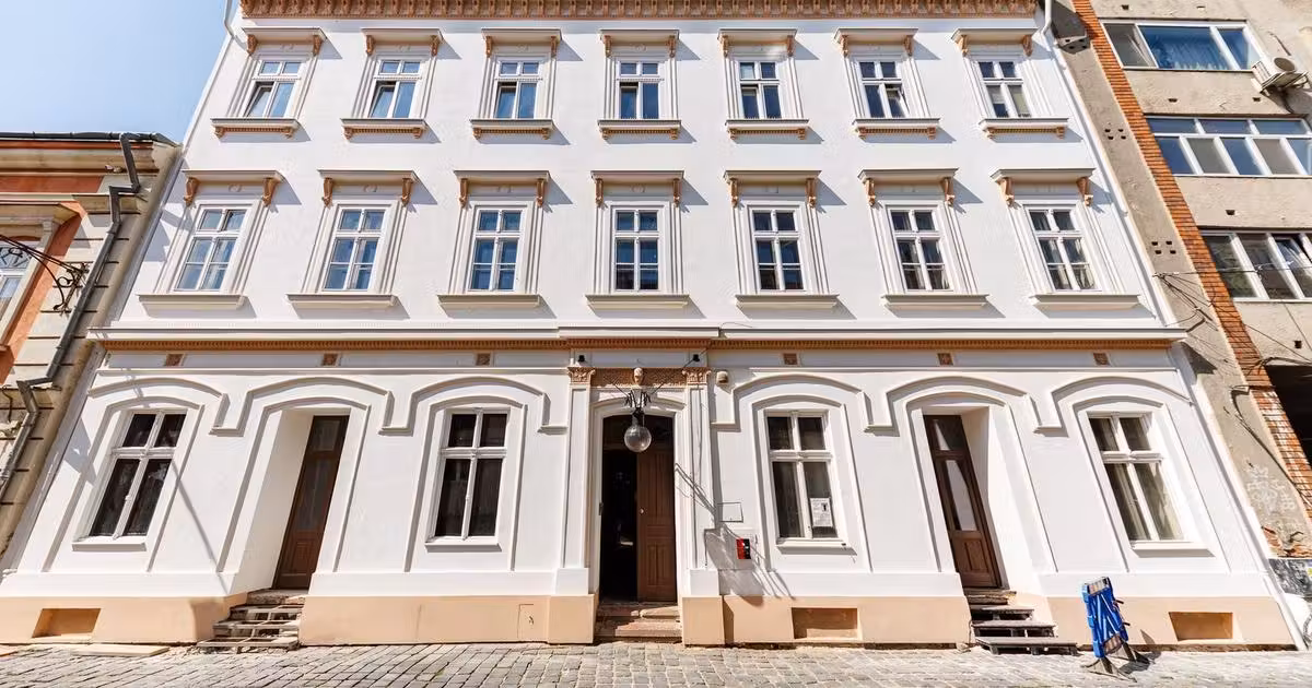 Casă individuală de vânzare cu 15 camere, mobilată în zona P-ța Unirii, Timișoara
