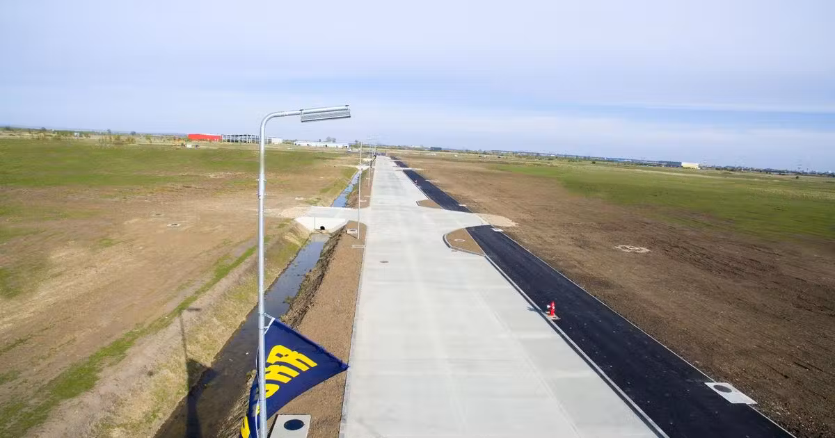 Teren Construcții intravilan de vânzare de 700000 mp, în Sânandrei