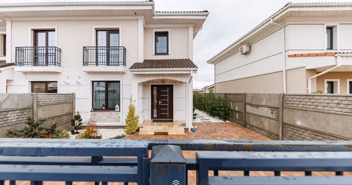 Duplex de vânzare cu 4 camere, mobilat în Dumbrăvița