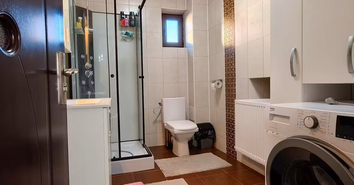 Casă individuală de vânzare cu 5 camere, mobilată în Săbăreni