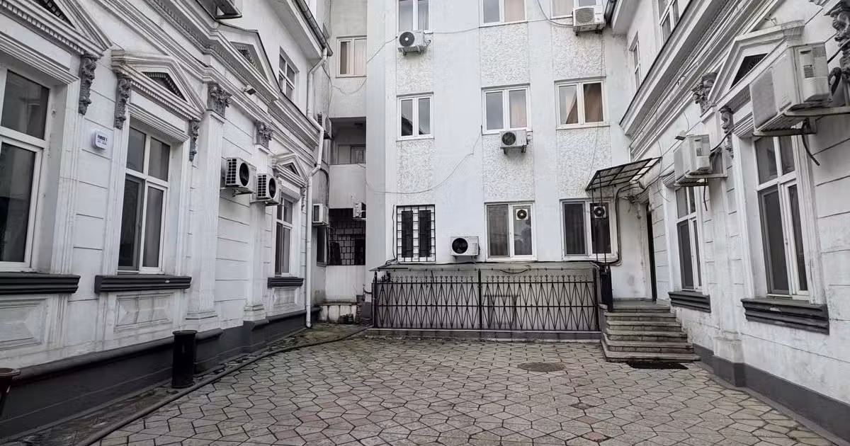 Casă de vânzare cu 21 camere, mobilată în zona Calea Călărașilor, Sector 3