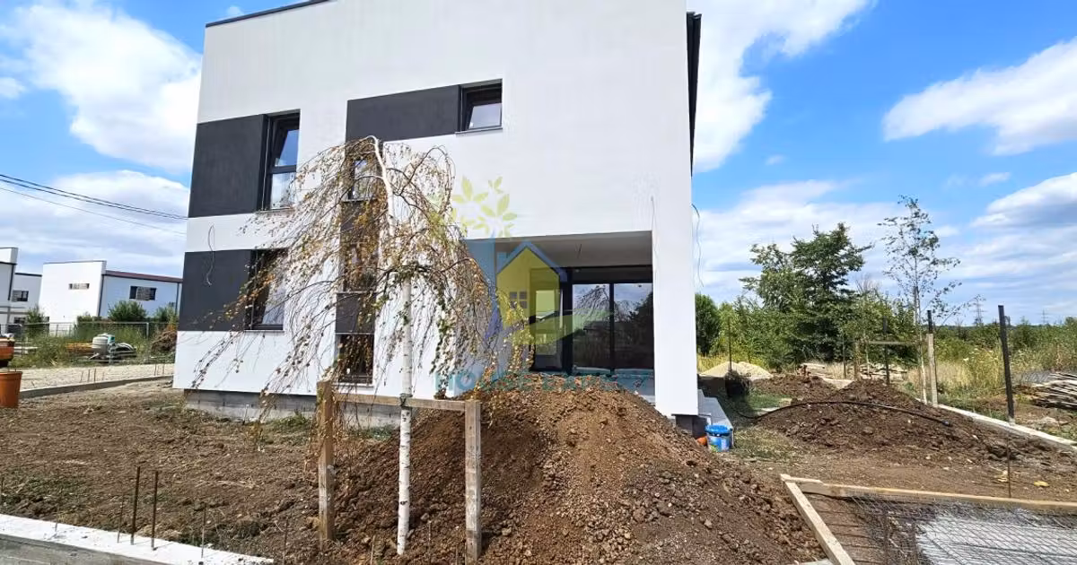 Casă individuală de vânzare cu 4 camere în Balotești