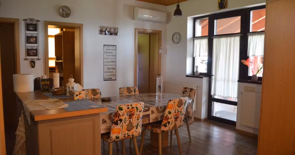 Casă individuală de vânzare cu 5 camere în Valea Călugărească