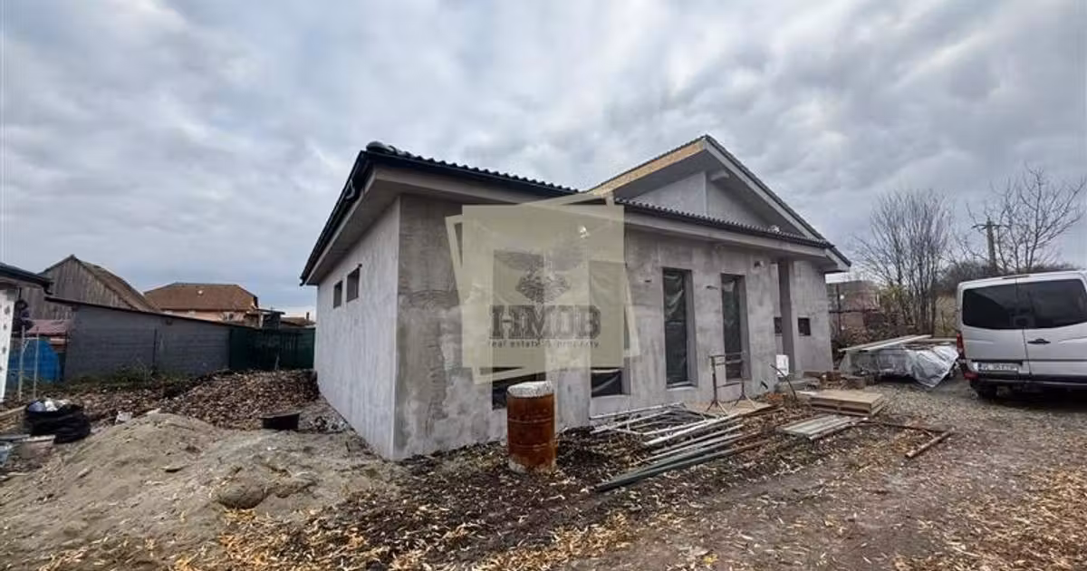 Casă individuală de vânzare cu 4 camere în Șura Mică