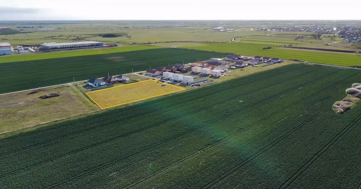 Teren Construcții intravilan de vânzare de 1407 mp, în Sânandrei