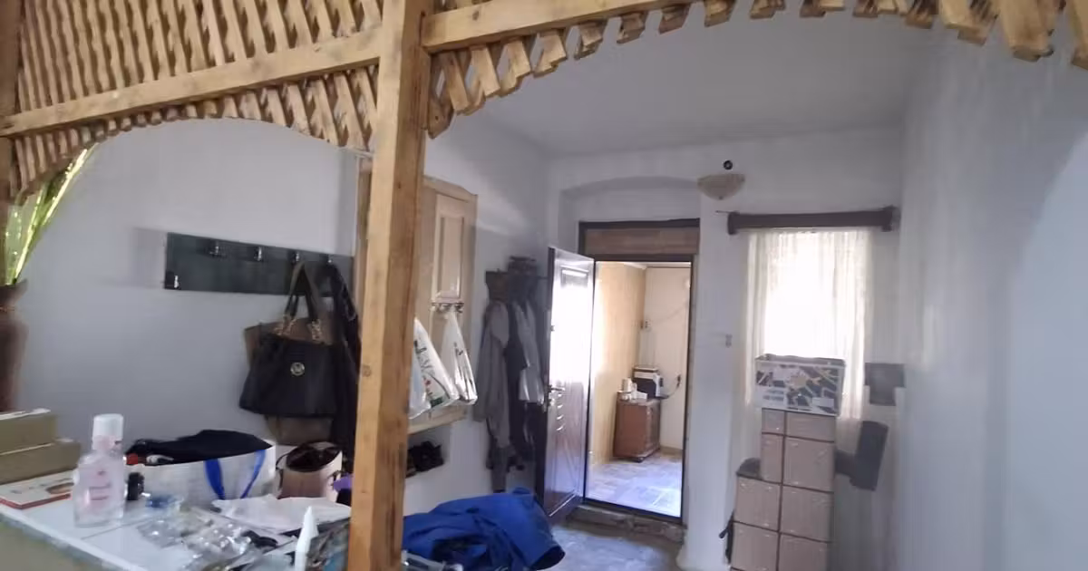 Casă individuală de vânzare cu 6 camere, mobilată în Gelu