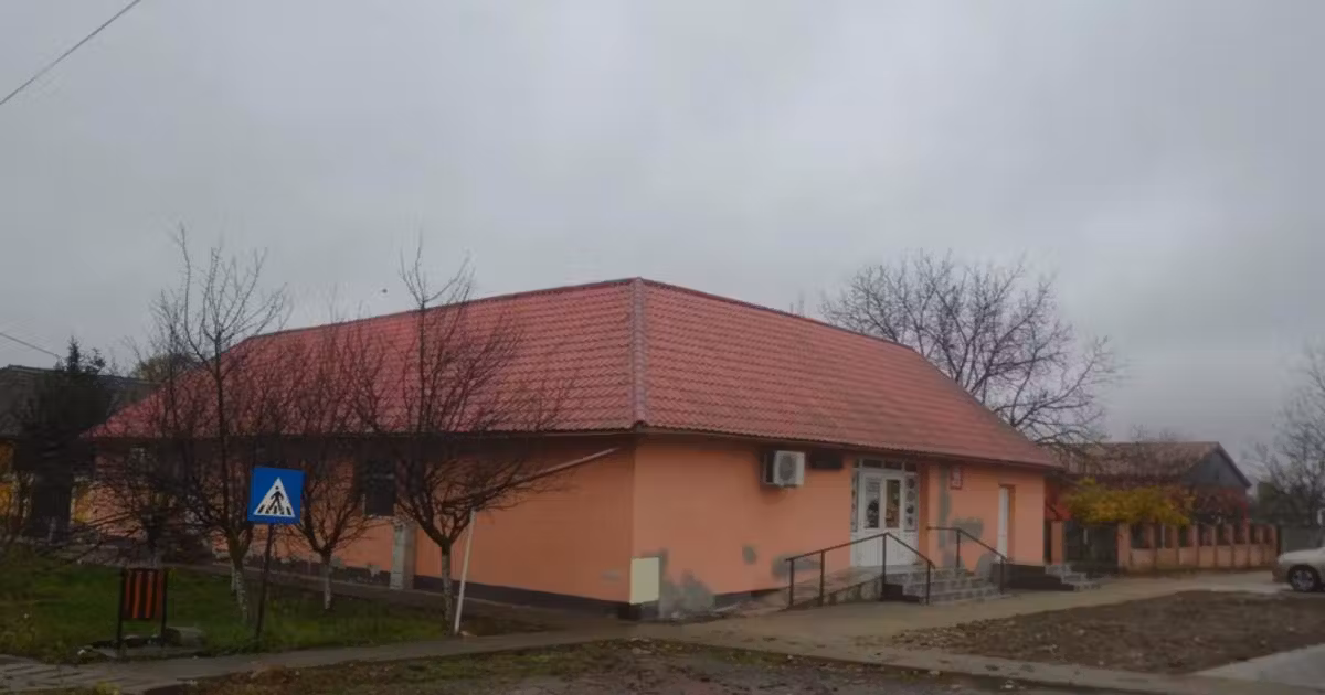 Casă individuală de vânzare cu 4 camere în Pădureni (Jebel)