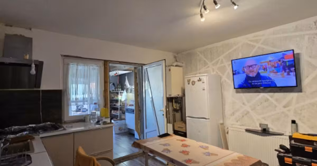 Casă individuală de vânzare cu 3 camere în Parța