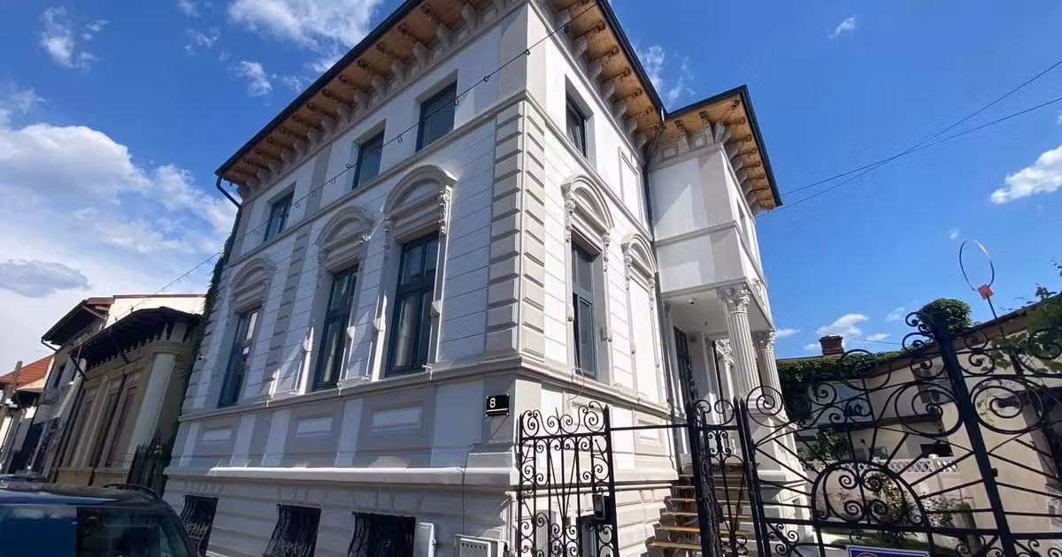Casă individuală de vânzare cu 10 camere în zona P-ța Victoriei, Ultracentral