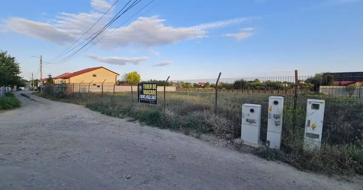 Teren intravilan de vânzare de 950 mp, în Costi