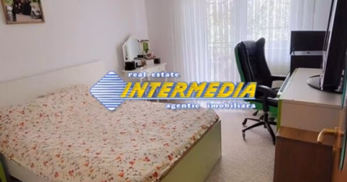 Apartament de vânzare cu 3 camere, mobilat în zona Cetate, Alba Iulia