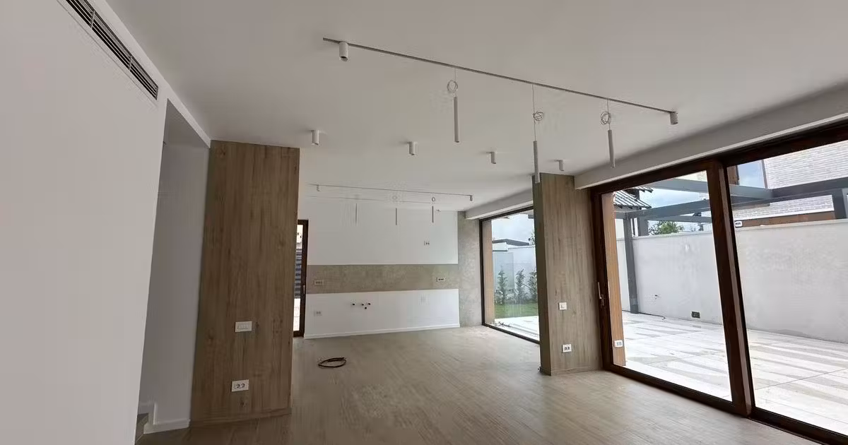 Casă individuală de vânzare cu 6 camere în Voluntari
