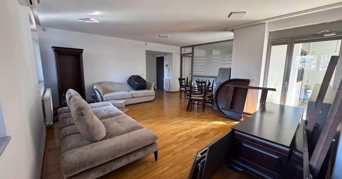 Apartament de vânzare cu 4 camere în zona Băneasa, Sector 1
