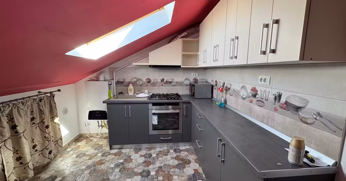 Apartament de vânzare cu 3 camere, mobilat în zona Vișani, Iași