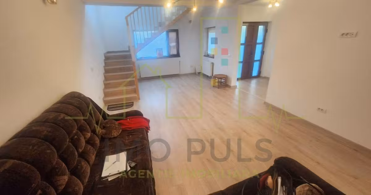 Duplex de vânzare cu 4 camere, mobilat în Săcălaz