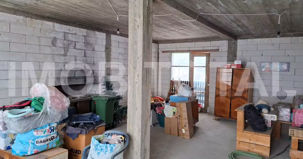 Casă individuală de vânzare cu 4 camere în Bradu