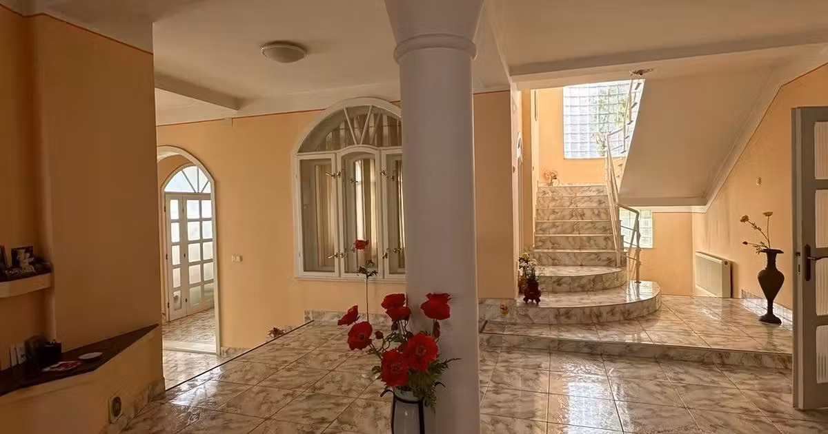 Casă individuală de vânzare cu 7 camere în Băile Felix