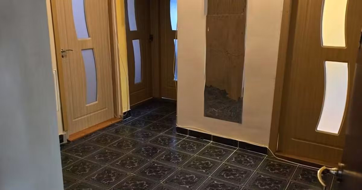 Apartament de vânzare cu 3 camere, mobilat în Turda