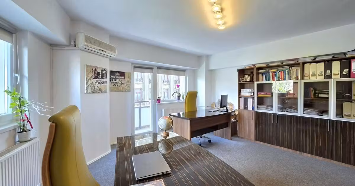 Apartament de vânzare cu 4 camere în zona Universitate, Ultracentral
