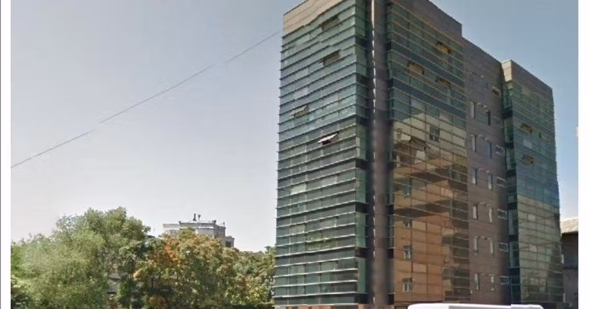 Birou · 2300 m², P-ța Unirii, București