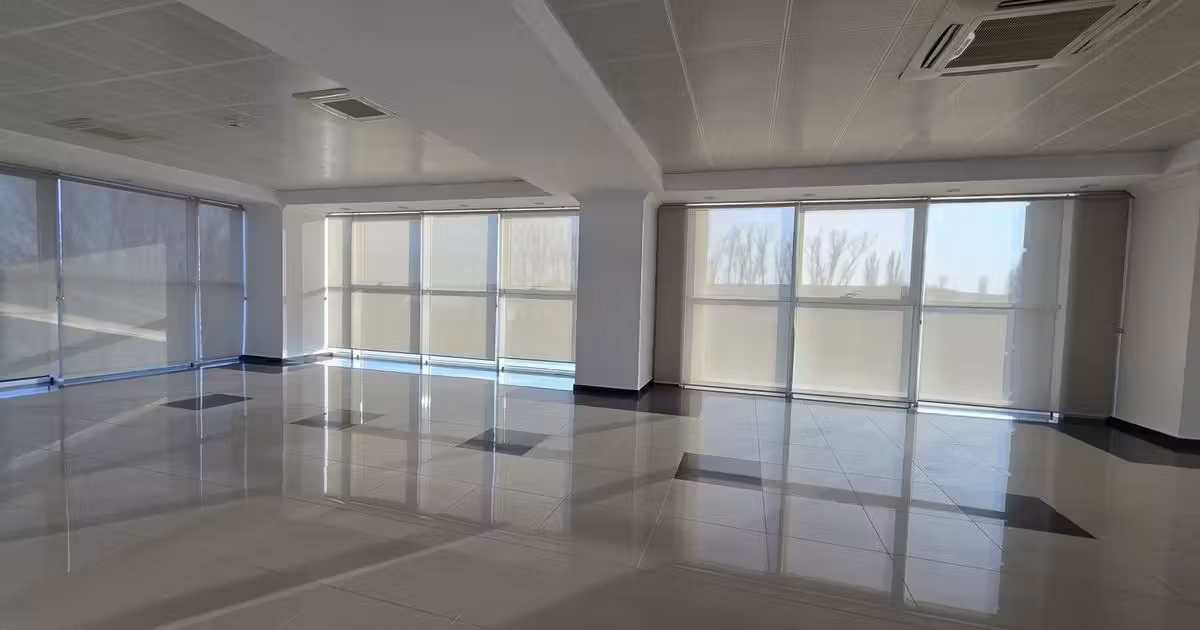 Spațiu comercial · 3500 m², Vitan-Bârzești, București