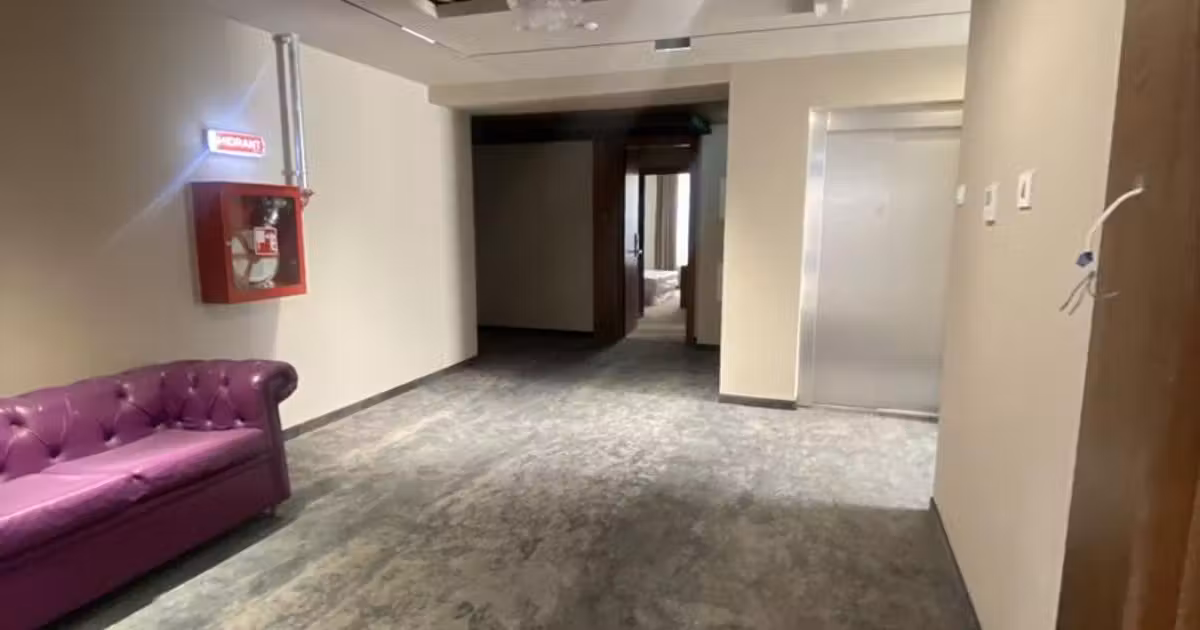 Spațiu comercial · 3000 m², Universitate, București