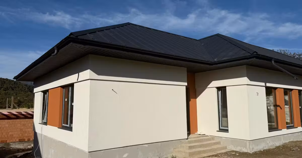 Casă individuală de vânzare cu 4 camere în Tăuții de Sus