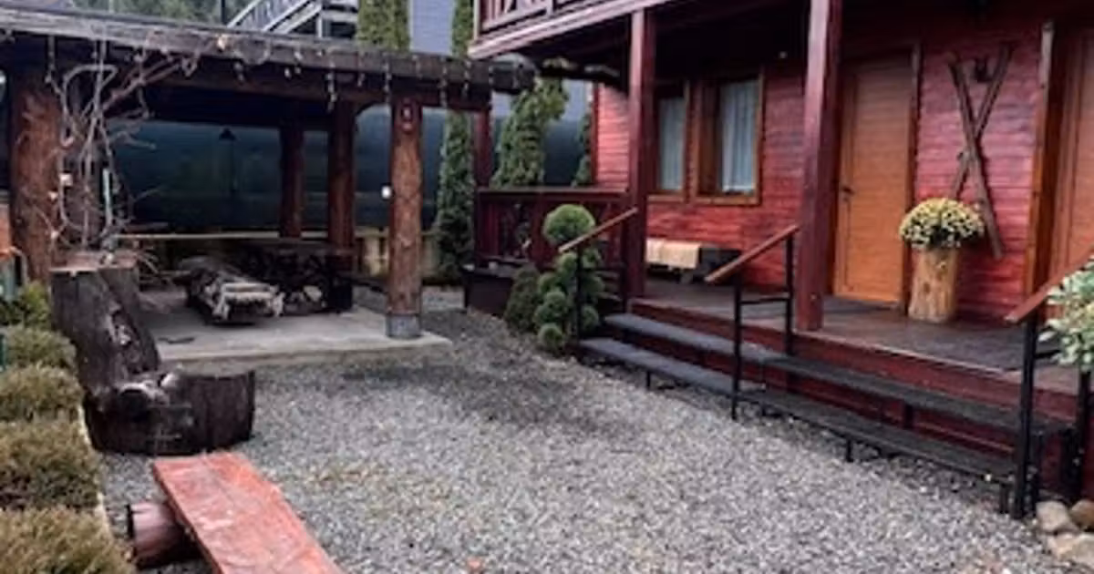 Duplex de vânzare cu 6 camere, mobilat în Cavnic