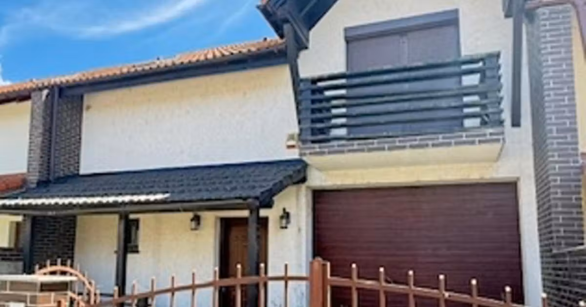 Casă de vânzare cu 3 camere în Mocira