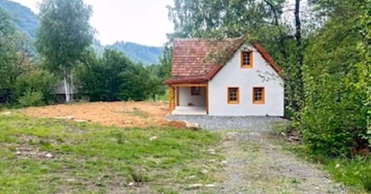 Casă individuală de vânzare cu 3 camere în Chiuzbaia