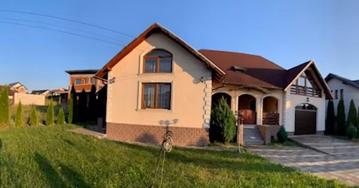 Casă de vânzare cu 5 camere, mobilată în Baia Sprie