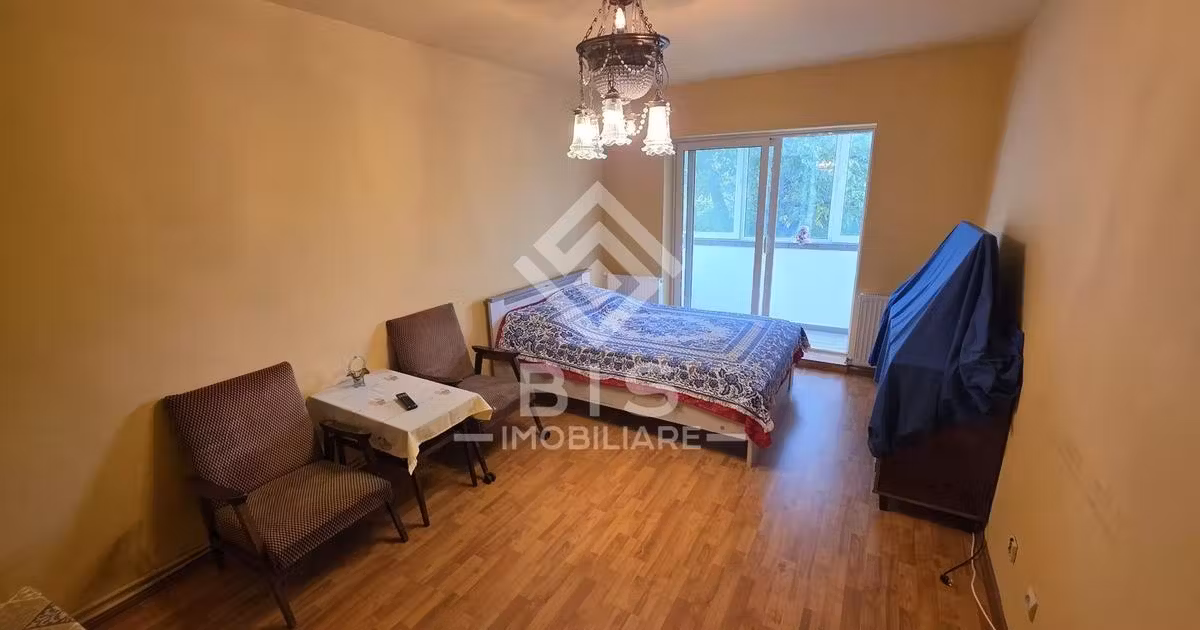 Apartament de vânzare cu 3 camere în zona Ștefan cel Mare, Bistrița