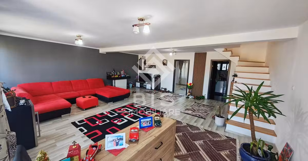 Duplex de vânzare cu 4 camere în zona Sud-Est, Bistrița