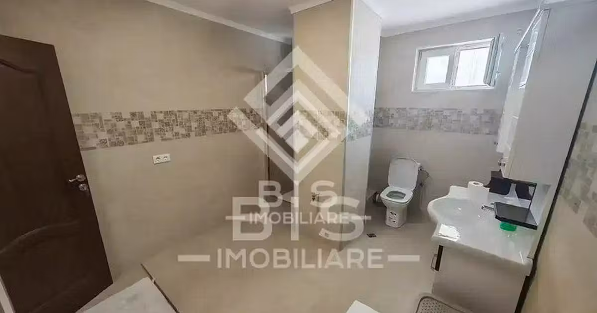 Apartament de vânzare cu 4 camere în zona Independenței, Bistrița