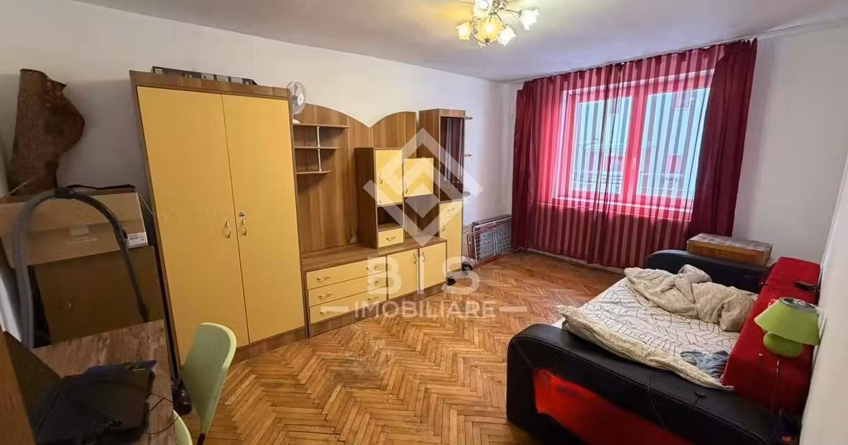 Apartament de vânzare cu 2 camere în zona Central, Bistrița