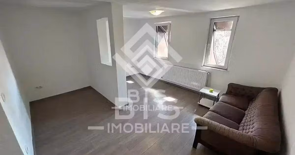 Apartament de vânzare cu 3 camere în zona Industrială, Bistrița
