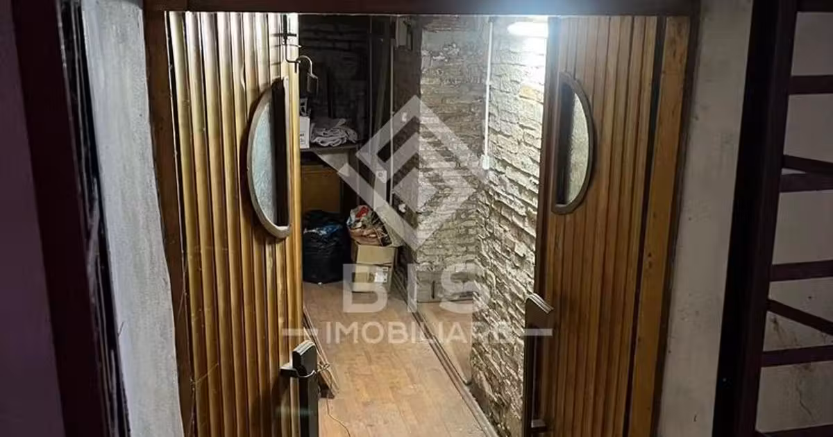 Apartament de vânzare cu 2 camere în zona Central, Bistrița