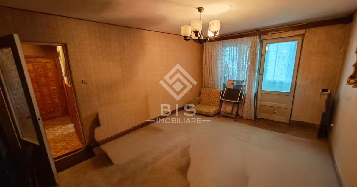 Apartament de vânzare cu 4 camere în zona Central, Bistrița