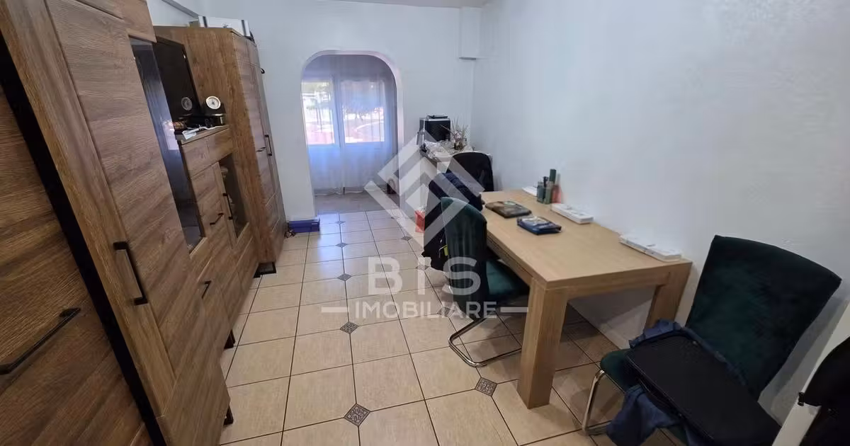 Apartament de vânzare cu 2 camere, mobilat în zona Central, Bistrița