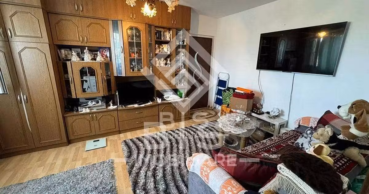 Apartament de vânzare cu 3 camere în zona Decebal, Bistrița