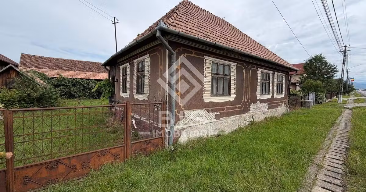 Casă de vânzare cu 2 camere în Rusu Bârgăului