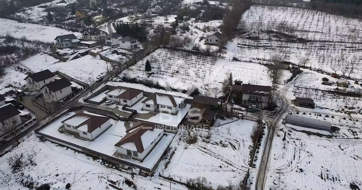 Teren Construcții intravilan de vânzare de 3000 mp, în zona Nord-Vest, Bistrița