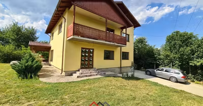 Casă Central