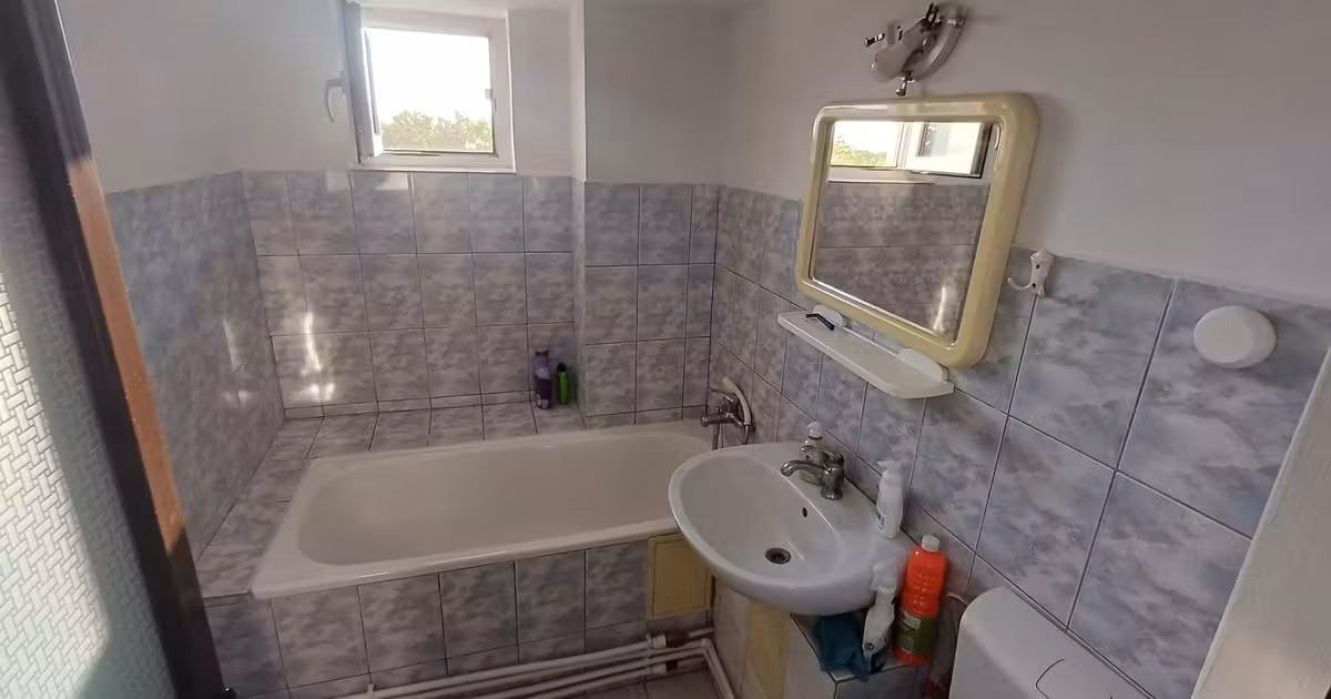 Apartament de vânzare cu 3 camere în zona Central, Brăila
