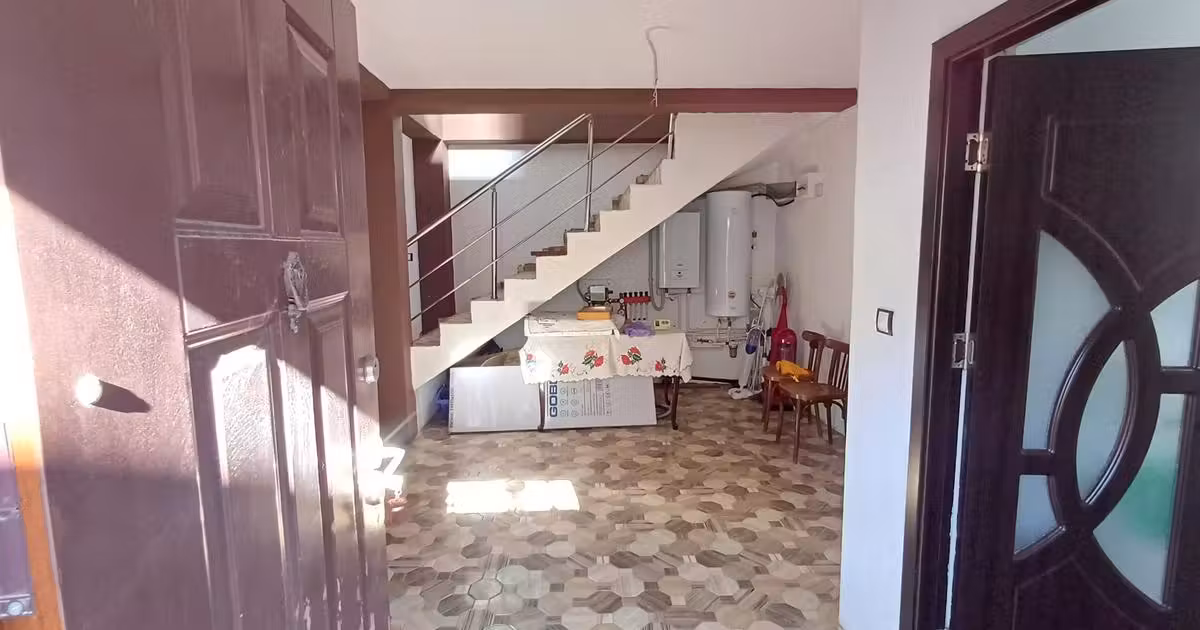 Casă de vânzare cu 6 camere în zona Central, Brăila
