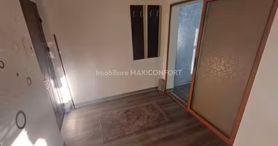 Apartament Școlilor
